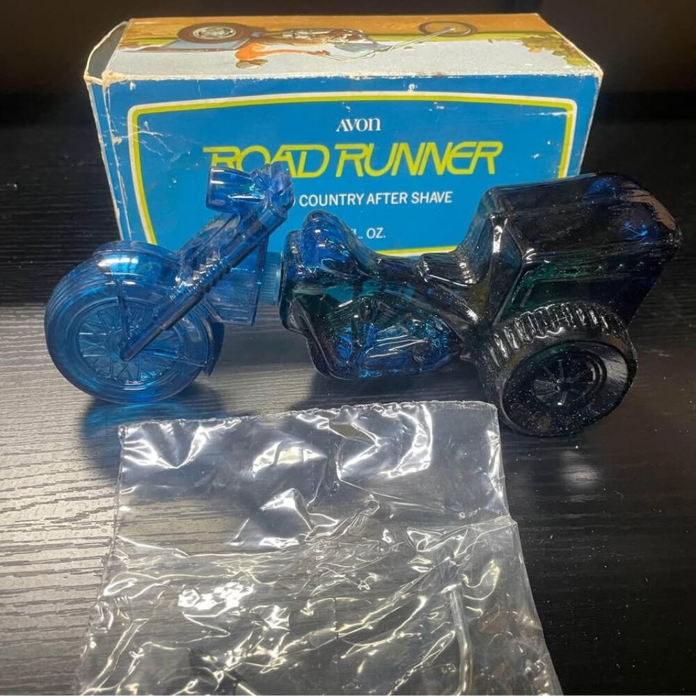 Vintage - Avon Roadrunner Wild Country Aftershave - Full